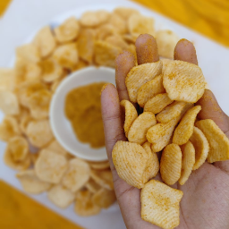 টেস্টি চিপস অ্যান্ড ক্র্যাকার্স ২কেজি